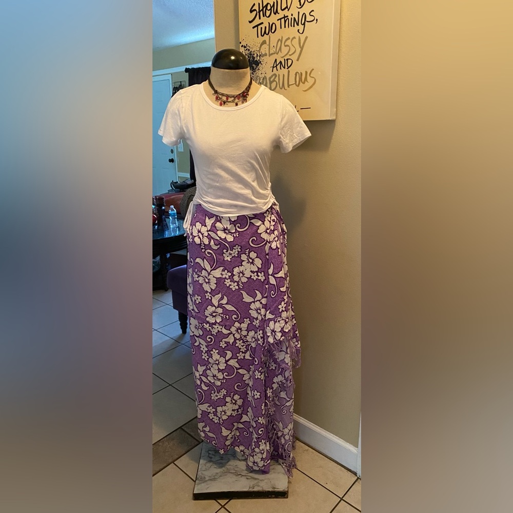 KOKO KNOT Purple & White Floral Sarong, multi-wear, multifunctional LIKE NEW